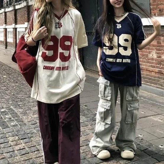 New American Streetwear Retro Splicing Loose Sports V Neck T Shirts Mens and Womens Hip Hop Summer Goth Trend Design Couple Tops